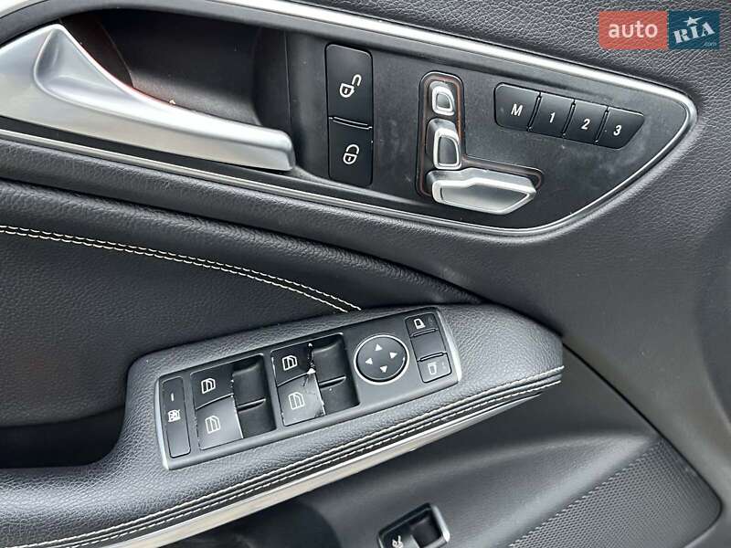 Седан Mercedes-Benz CLA-Class 2018 в Львове