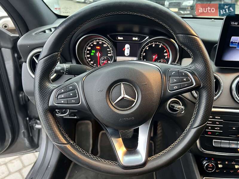 Седан Mercedes-Benz CLA-Class 2018 в Львове