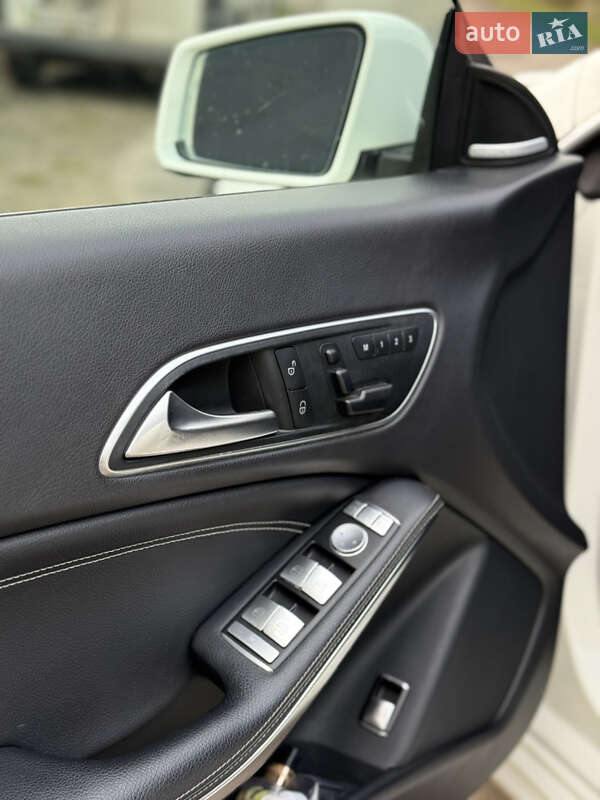 Седан Mercedes-Benz CLA-Class 2015 в Львові