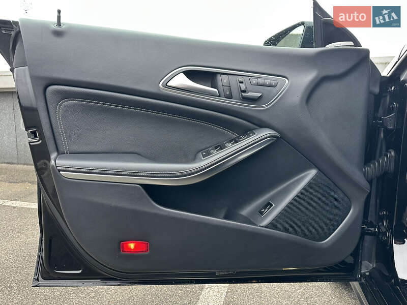 Седан Mercedes-Benz CLA-Class 2016 в Киеве