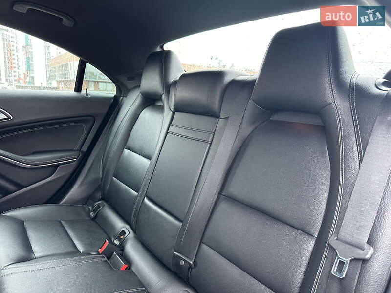Седан Mercedes-Benz CLA-Class 2016 в Киеве