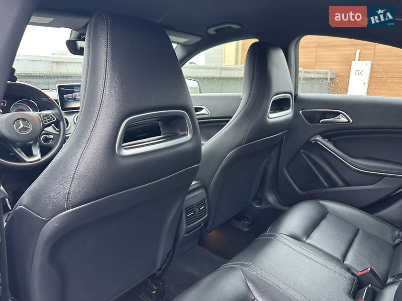 Седан Mercedes-Benz CLA-Class 2016 в Киеве