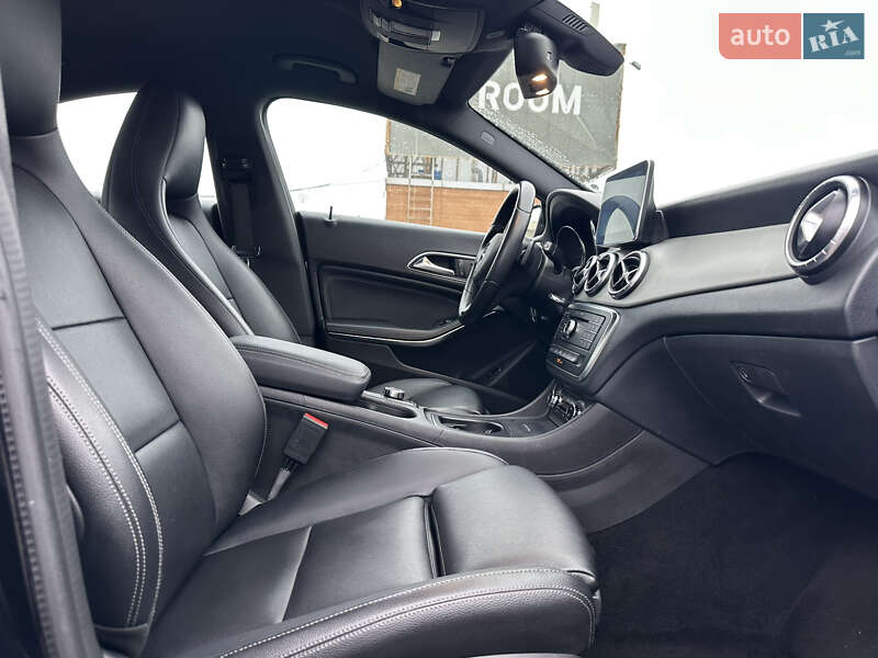 Седан Mercedes-Benz CLA-Class 2016 в Киеве