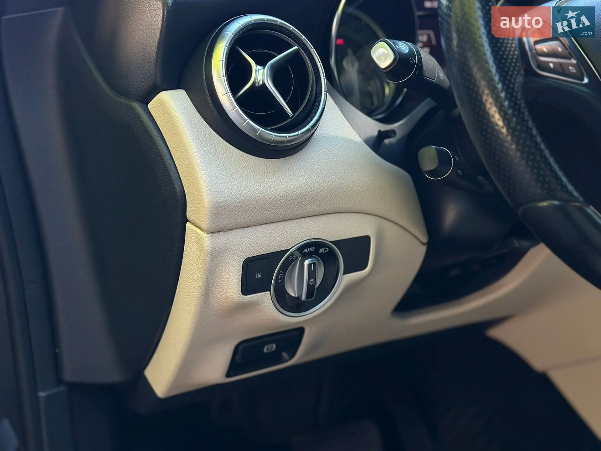2015 Mercedes-Benz CLA-klasse - мініатюра 17