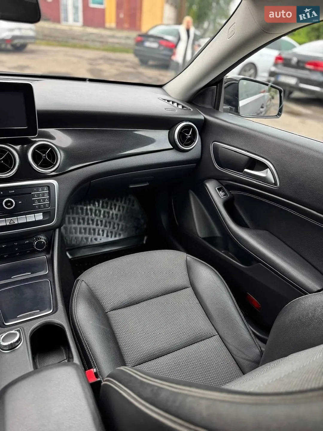 2017 Mercedes-Benz CLA-klasse - мініатюра 31