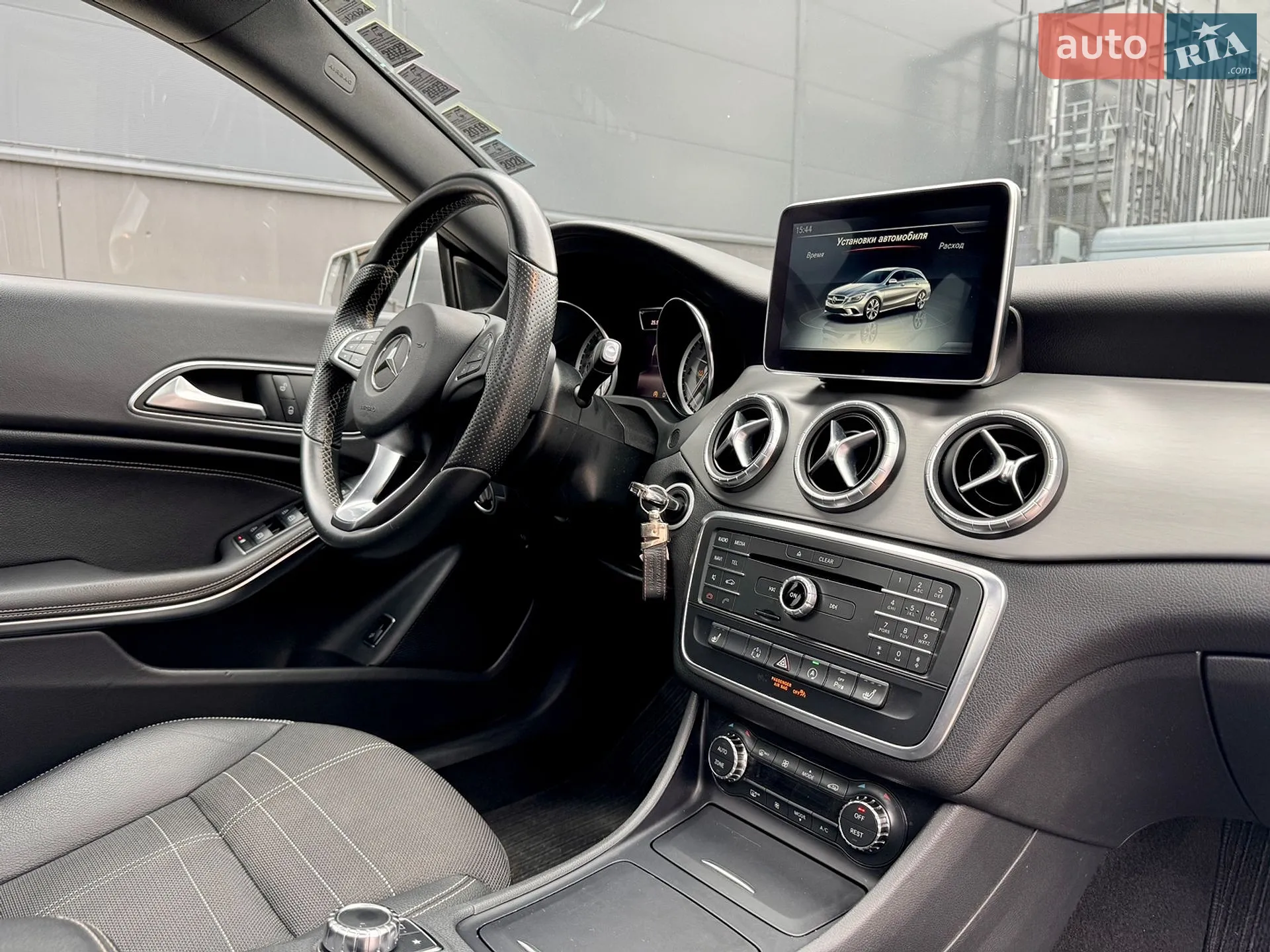2015 Mercedes-Benz CLA-klasse - мініатюра 32