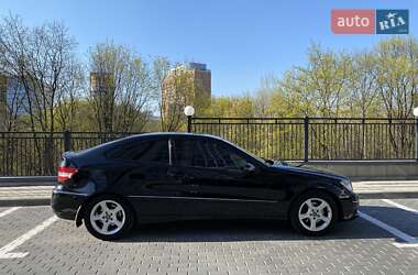 Купе Mercedes-Benz CLC-Class 2009 в 