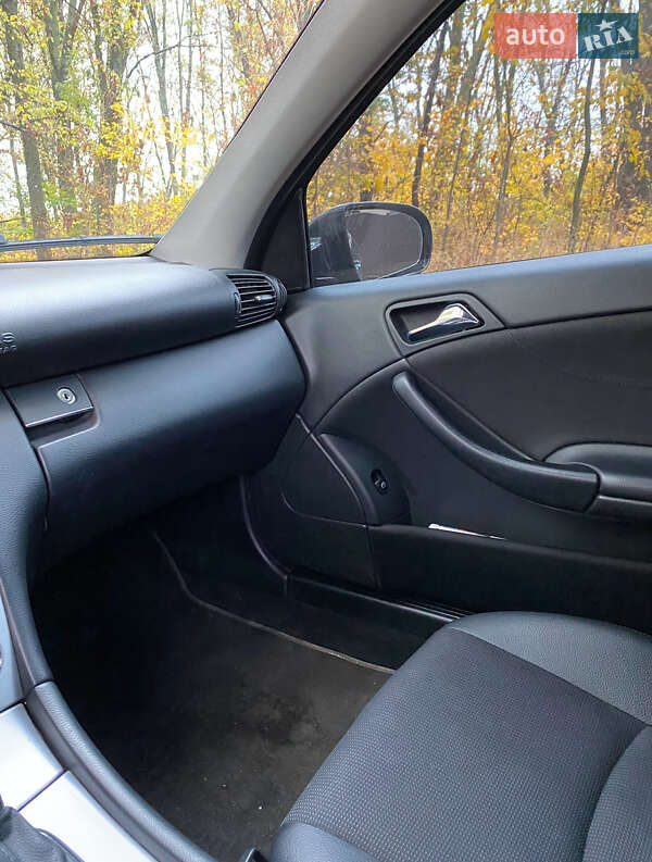 Купе Mercedes-Benz CLC-Class 2009 в Киеве