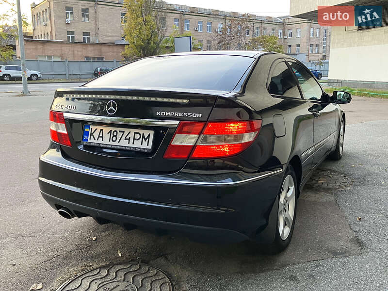Купе Mercedes-Benz CLC-Class 2009 в Киеве