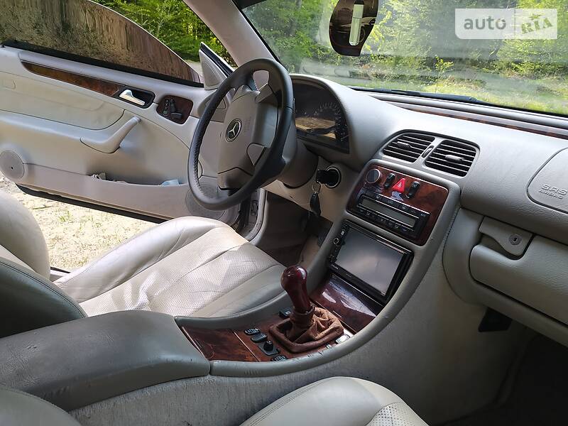 Купе Mercedes-Benz CLK-Class 1998 в Великому Березному