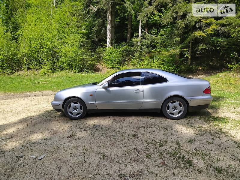Купе Mercedes-Benz CLK-Class 1998 в Великому Березному