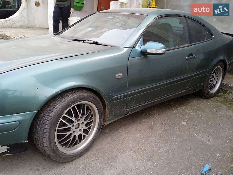 Купе Mercedes-Benz CLK-Class 2000 в Ровно