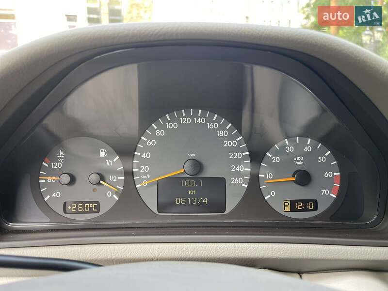 Кабриолет Mercedes-Benz CLK-Class 2002 в Киеве