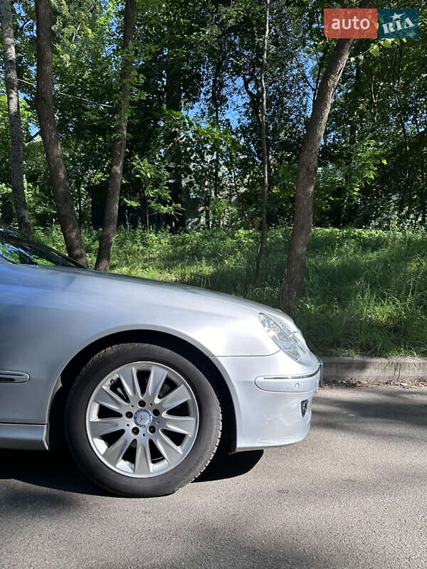 Mercedes-Benz CLK-Class 2005