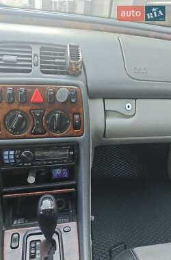 Купе Mercedes-Benz CLK-Class 1999 в 