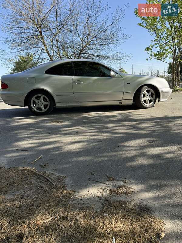 Купе Mercedes-Benz CLK-Class 2000 в Шпитьках