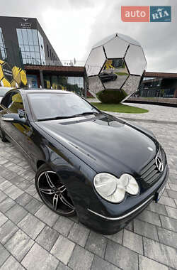 Купе Mercedes-Benz CLK-Class 2004 в 
