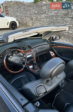 Кабриолет Mercedes-Benz CLK-Class 2003 в 