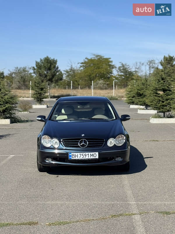 Купе Mercedes-Benz CLK-Class 2003 в 