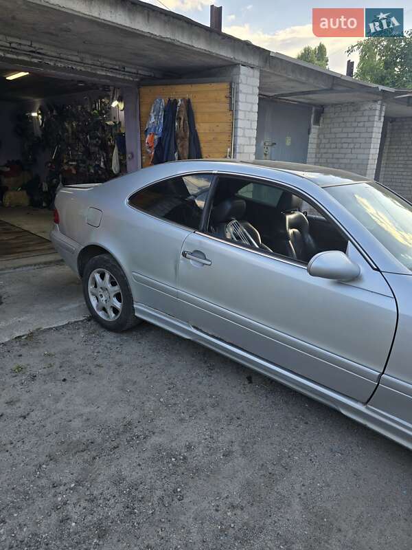 Купе Mercedes-Benz CLK-Class 1997 в Дніпрі