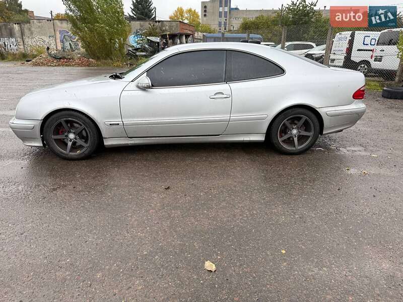 Mercedes-Benz CLK-Class 2001
