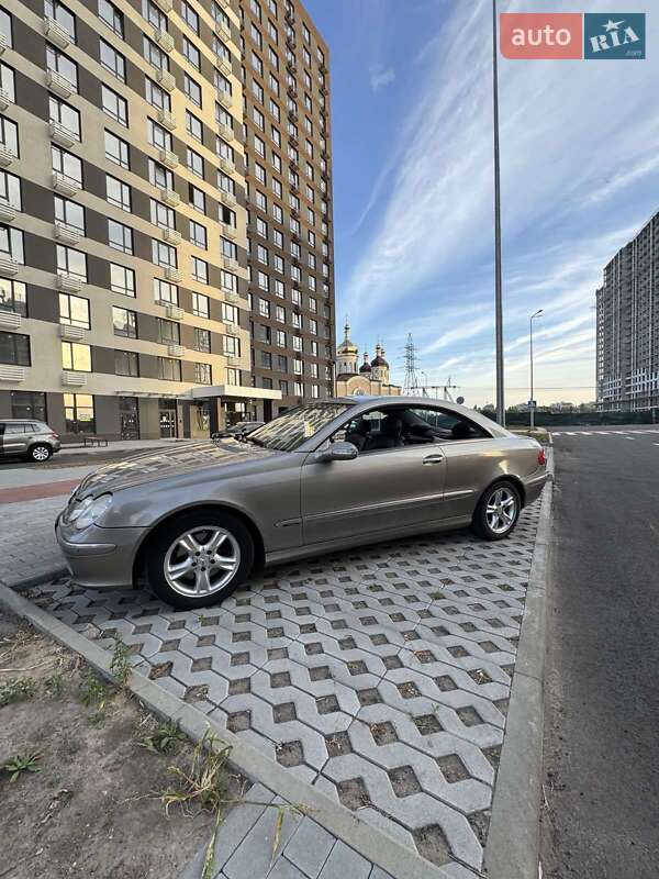 Mercedes-Benz CLK-Class 2004 Mercedes-Benz CLK-Class 2004