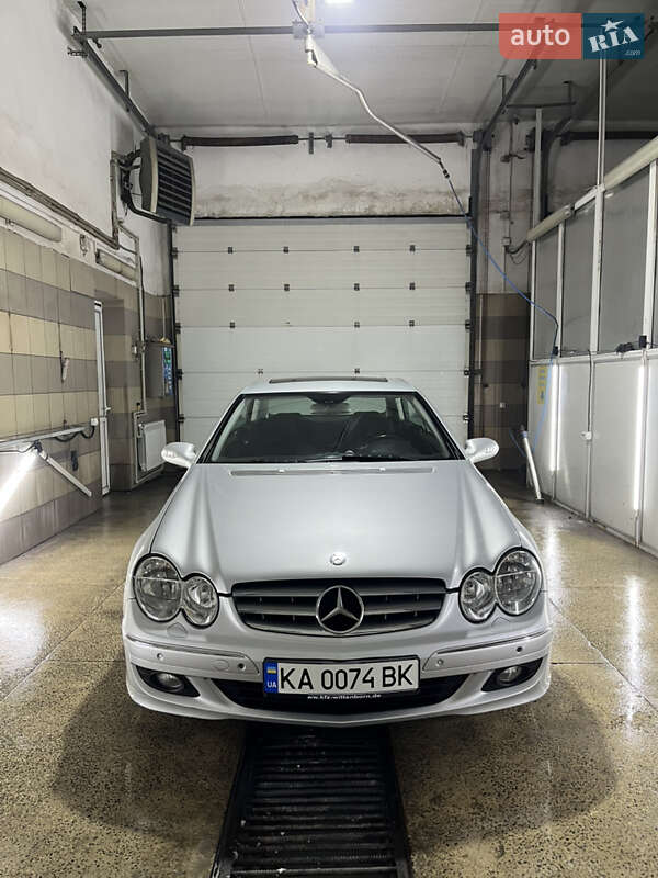 Mercedes-Benz CLK-Class 2005