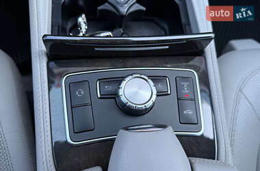 Седан Mercedes-Benz CLS-Class 2012 в 