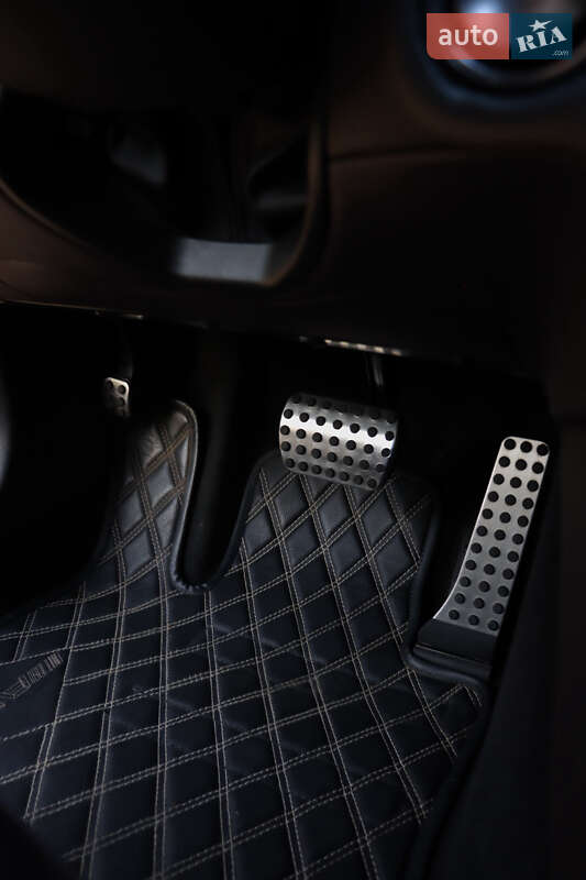 Седан Mercedes-Benz CLS-Class 2012 в Чернівцях