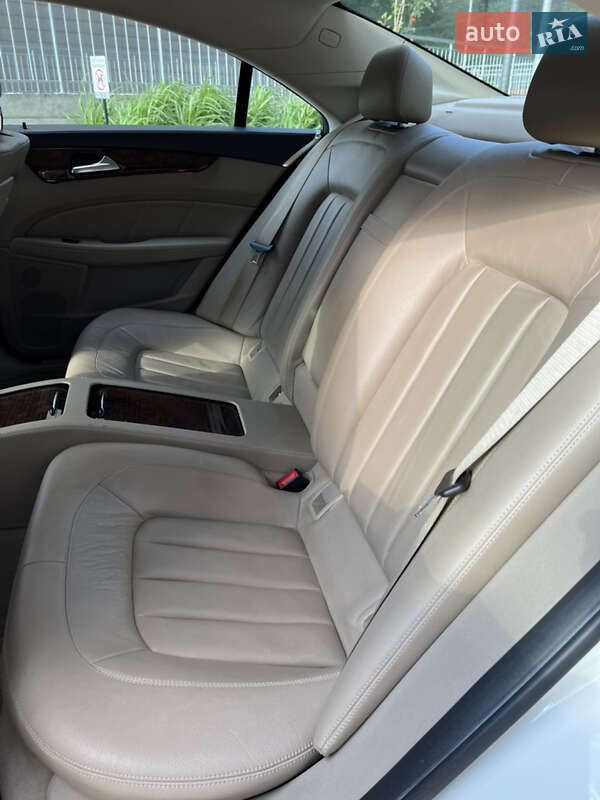 Седан Mercedes-Benz CLS-Class 2011 в Києві фото 23 Седан Mercedes-Benz CLS-Class 2011 в Києві