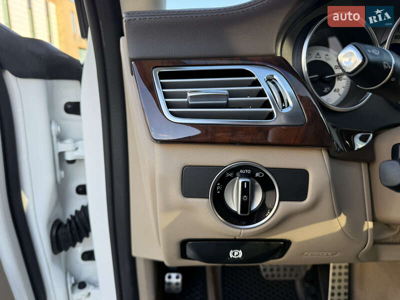 Седан Mercedes-Benz CLS-Class 2014 в Хмельницькому фото 37 Седан Mercedes-Benz CLS-Class 2014 в Хмельницькому