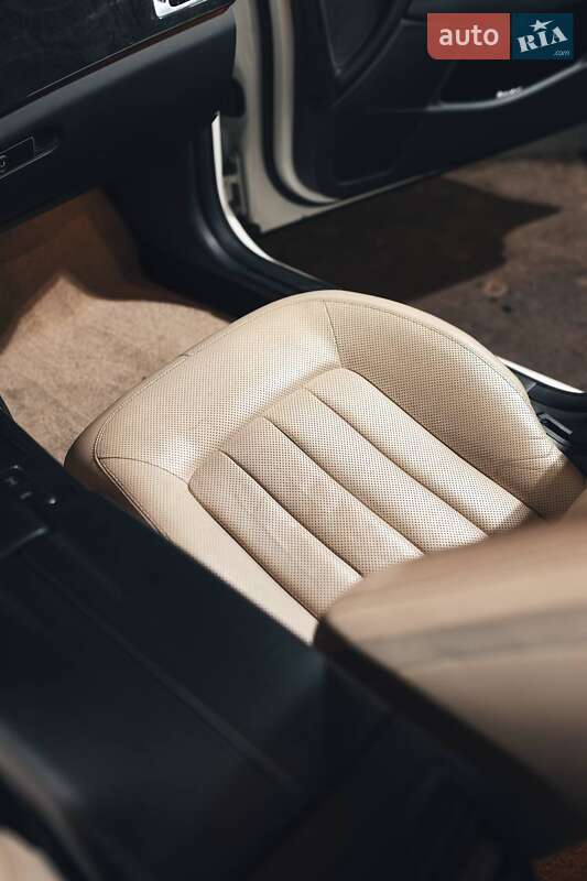 Седан Mercedes-Benz CLS-Class 2011 в Днепре