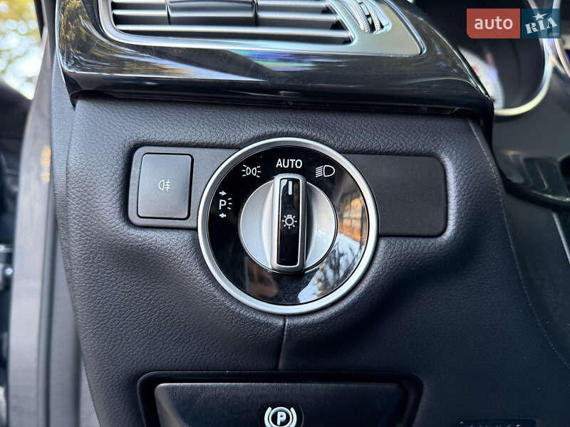 Седан Mercedes-Benz CLS-Class 2012 в Львове