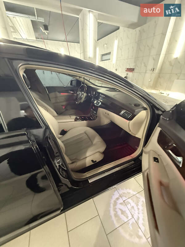 Седан Mercedes-Benz CLS-Class 2011 в Среднем