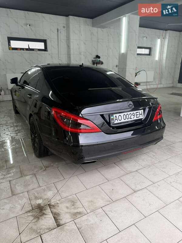 Седан Mercedes-Benz CLS-Class 2011 в Среднем