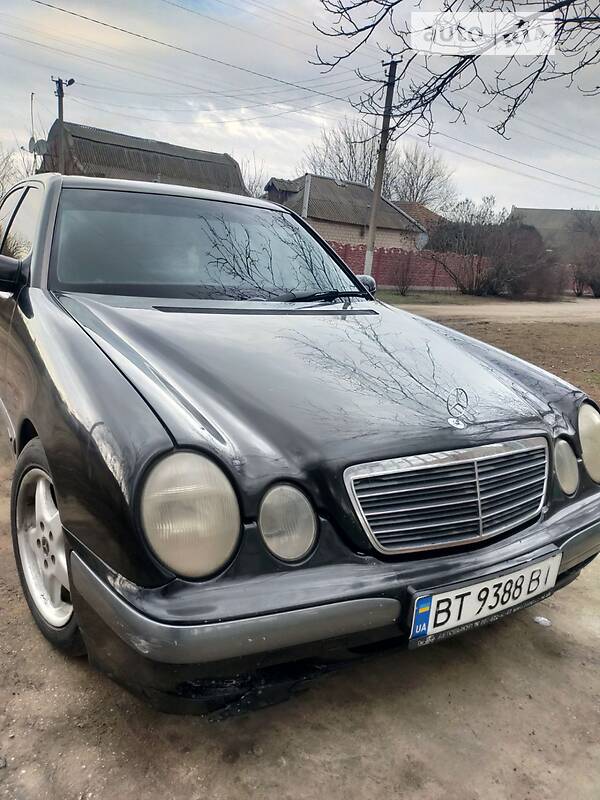 Mercedes-Benz E 200