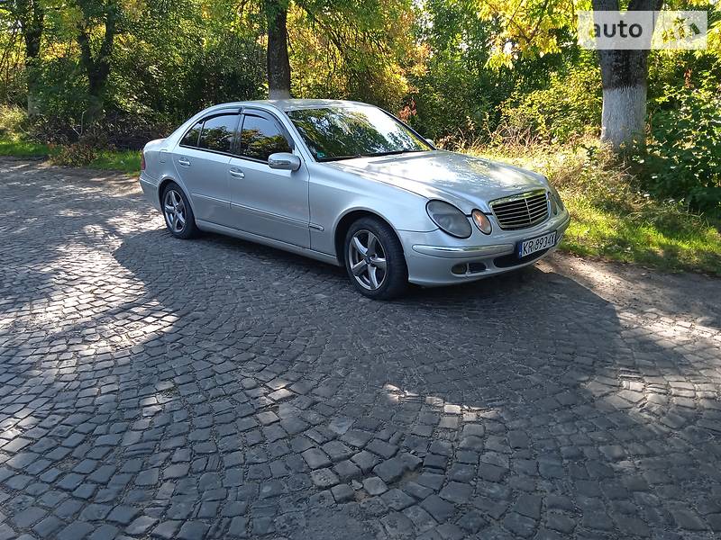 Mercedes-Benz E 220 W211