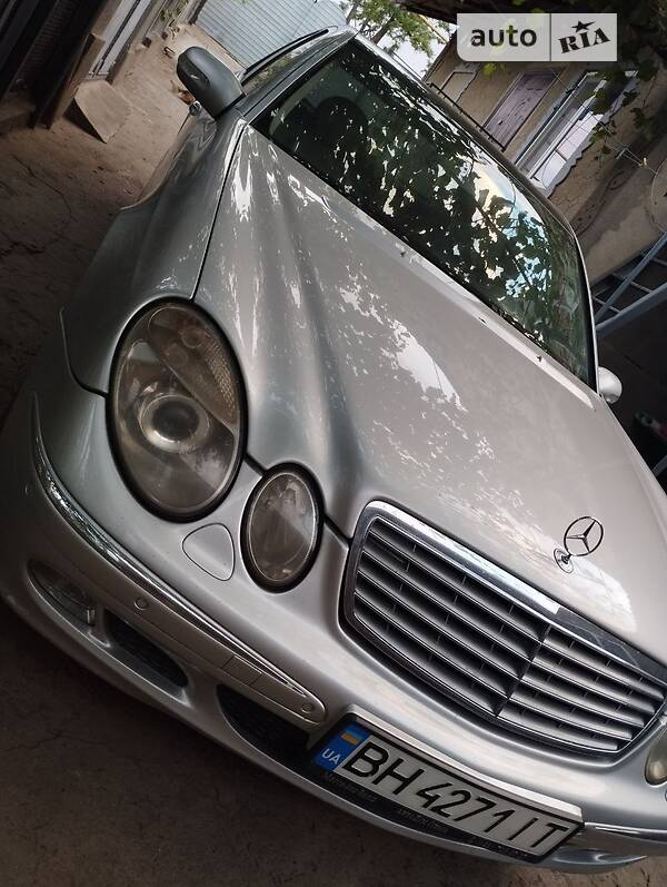 Mercedes-Benz E 240