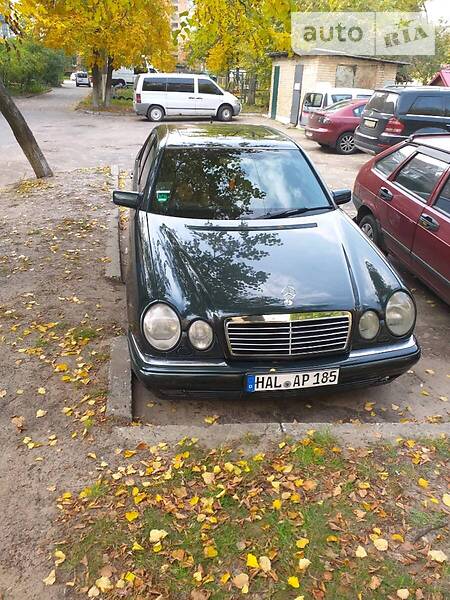 Mercedes-Benz E 320
