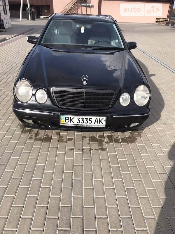 Mercedes-Benz E 320
