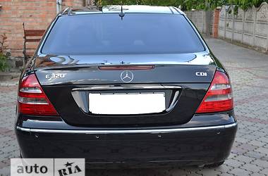 Седан Mercedes-Benz E-Class 2003 в Луцке