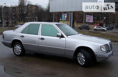 Седан Mercedes-Benz E-Class 1994 в 