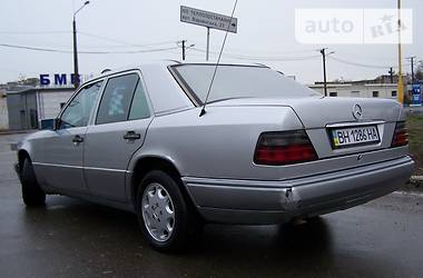 Седан Mercedes-Benz E-Class 1994 в 