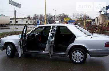 Седан Mercedes-Benz E-Class 1994 в 
