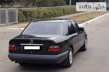 Седан Mercedes-Benz E-Class 1995 в Люботине