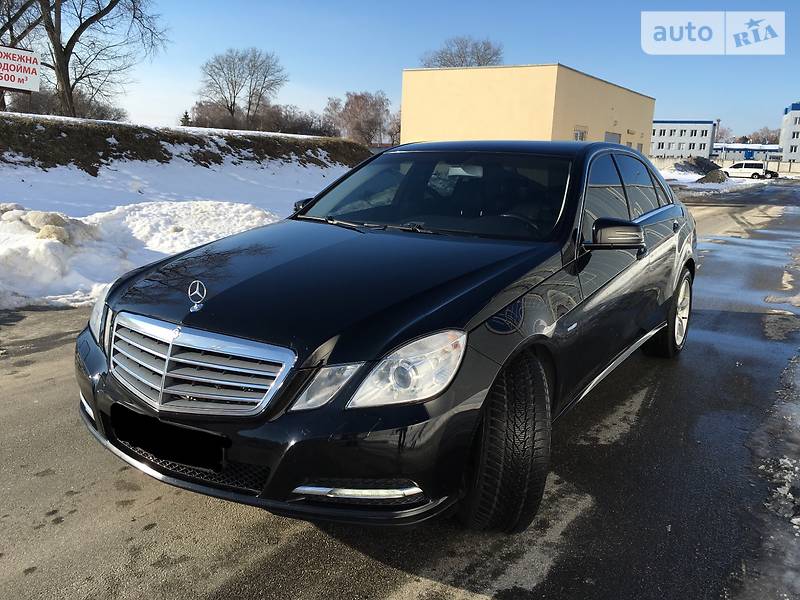 Седан Mercedes-Benz E-Class 2012 в 