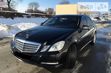 Седан Mercedes-Benz E-Class 2012 в Киеве