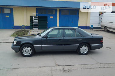 Седан Mercedes-Benz E-Class 1994 в 