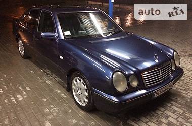 Седан Mercedes-Benz E-Class 1997 в Тернополе