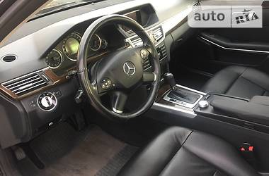 Седан Mercedes-Benz E-Class 2010 в Черновцах